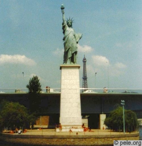 pourquoi la statue de la liberté a été offerte